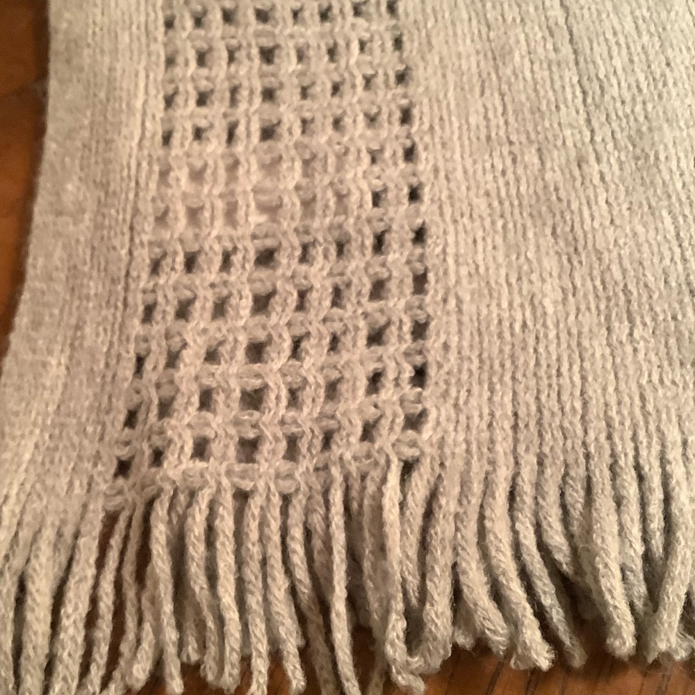 Calvin Klein Light Gray Oblong Scarf - Picture 5 of 7